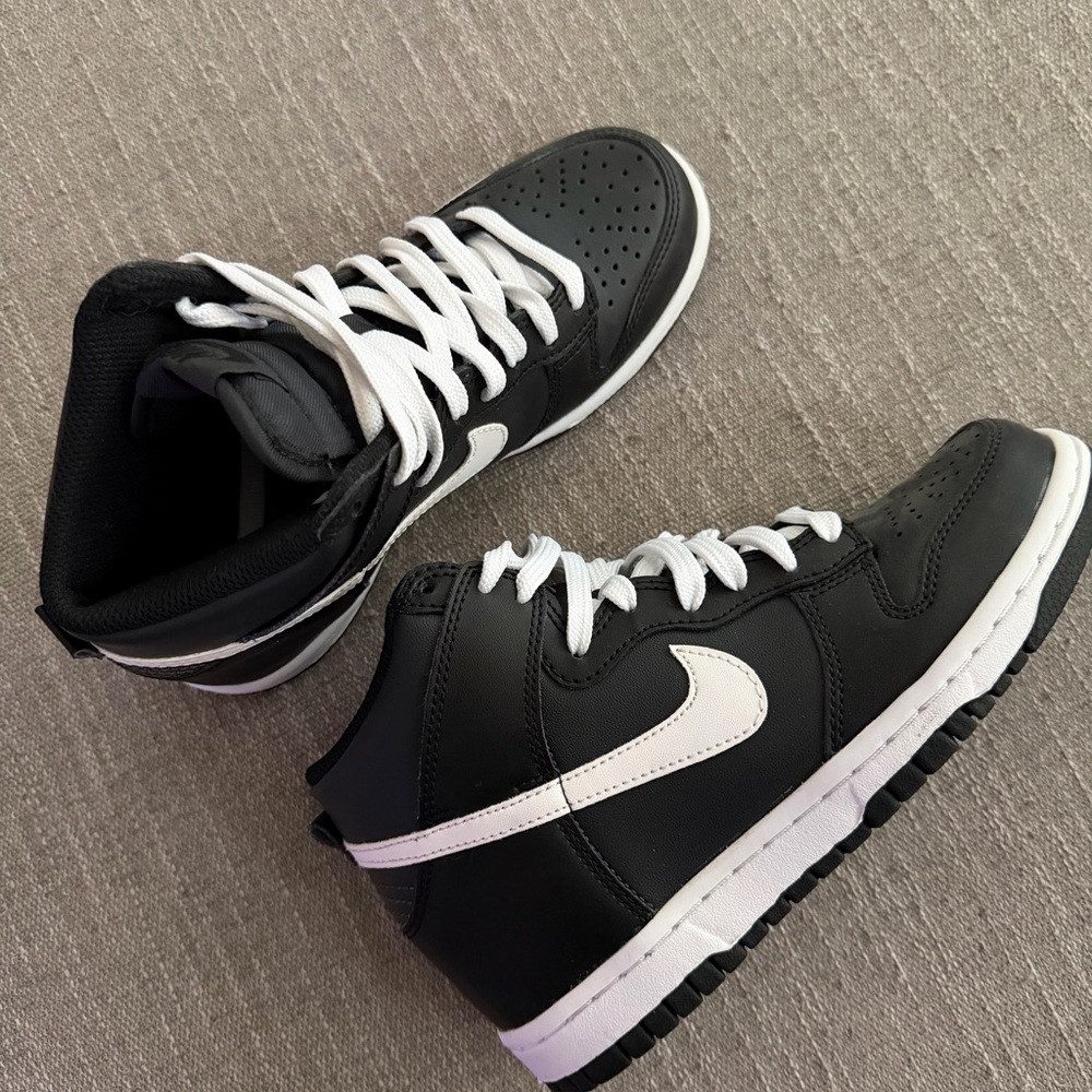 Nike Kids Black and White Sneakers